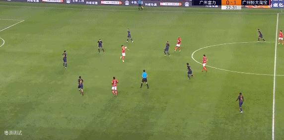 揭秘內(nèi)馬爾的生活軌跡與球場動(dòng)態(tài)