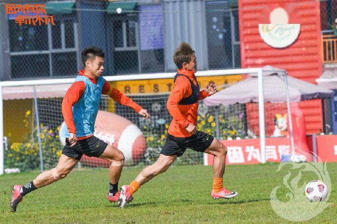 武漢卓爾引援最新動態(tài)，科技引領(lǐng)變革，重塑未來足球格局