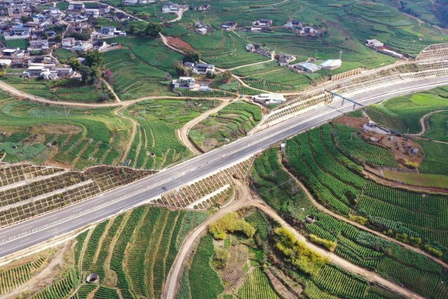 云南富會(huì)高速最新動(dòng)態(tài)，觀點(diǎn)分析及其地區(qū)發(fā)展影響