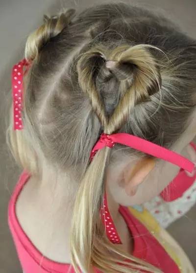 最新款小女孩扎頭發(fā)，時(shí)尚變遷與童年風(fēng)采的完美融合